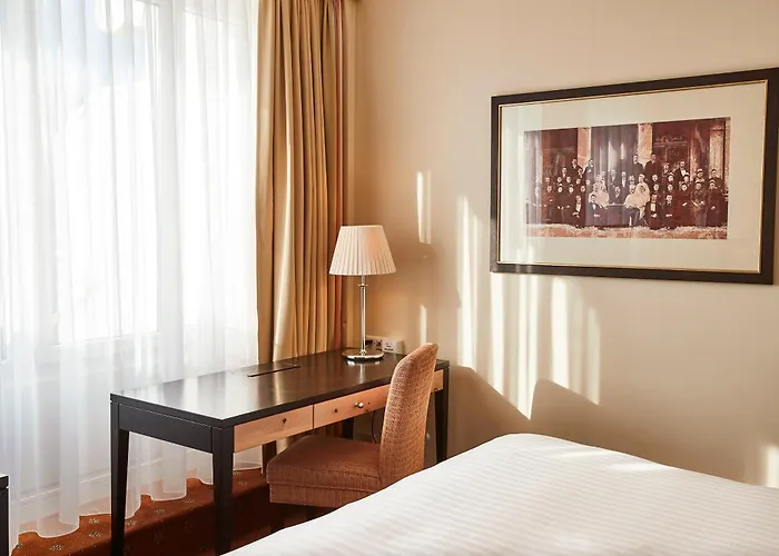 Готель Steigenberger Icon Grandhotel Belvedere 5*