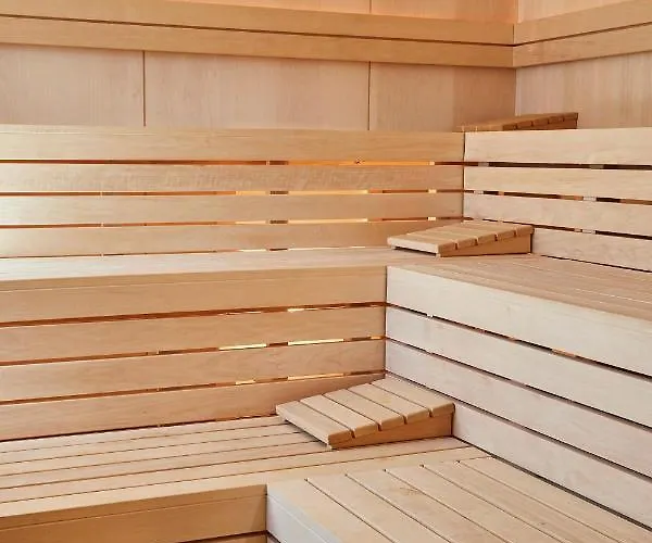 Готель Steigenberger Icon Grandhotel Belvedere 5*